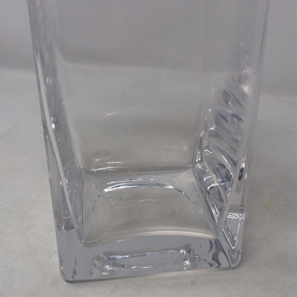 Glass Squared Body and Rounded Topper Decanter - Picture 5 of 6